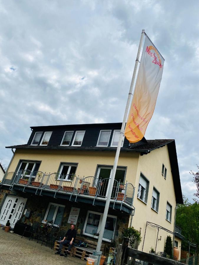 Residenz Moselzauber - Ferienwohnungen Mit Pool Landschaft 에른스트 외부 사진