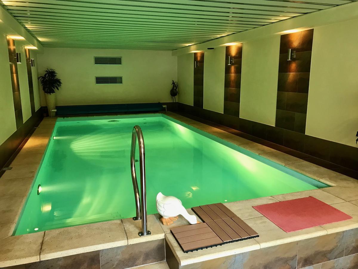 Residenz Moselzauber - Ferienwohnungen Mit Pool Landschaft 에른스트 외부 사진