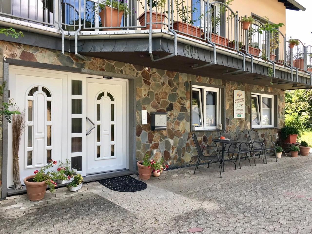 Residenz Moselzauber - Ferienwohnungen Mit Pool Landschaft 에른스트 외부 사진
